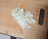 Foto del paso 2 de la receta: Bocadillo de albóndigas con chistorra y queso