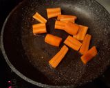 Une image de l'étape 6 de Échine de porc marinée et ses petits légumes.