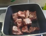 Foto del paso 1 de la receta: Estofado de falda, corte económico argentino