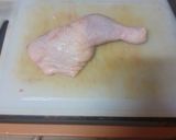 Foto del paso 1 de la receta: Muslos de pollo en salsa con peras