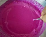 Foto langkah ke 3 dari resep Bubur sumsum buah naga.