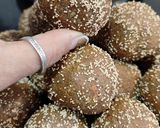 A picture of step 5 of Methi Ladoo.