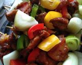 Foto langkah ke 2 dari resep Sate babi pedas.