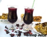 A picture of step 3 of Bissap juice.