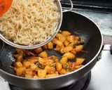 A picture of step 9 of Potato Maggi.
