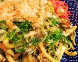 A picture of step 4 of ◎Delicious! Oyster Sauce Stir-Fried Udon◎.