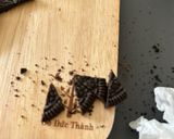 Hình bước làm 5 của món Oreo Bats - Bánh Oreo Hình Dơi Halloween