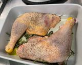 Une image de l'étape 5 de Cuisses de poulet fermier aux herbes aromatiques et ail rose en chemise.