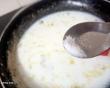 A picture of step 2 of White sauce.