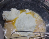 Foto del paso 2 de la receta: Tortita húmeda de ricota, manzana y coco 🥧