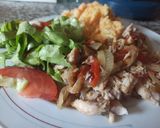 Foto del paso 5 de la receta: Salteado de pescadilla, cebolla y morrón