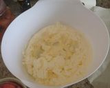 A picture of step 8 of Strawberry pavlova.