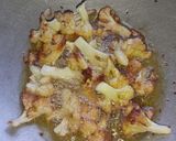 A picture of step 3 of Mix veg cauliflower with potato sabzi.