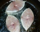 Hình bước làm 2 của món cá thu chiên giòn
