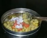 A picture of step 2 of Matar chaat.