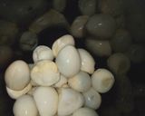 Foto langkah ke 3 dari resep Bola daging telur puyuh asam manis.