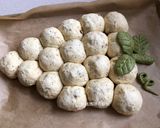 A picture of step 15 of Grape-Shaped Condensed Milk Bread.