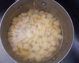 A picture of step 2 of Irish Potato source with white macaroni.