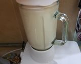 A picture of step 2 of Apple/banana milkshake.