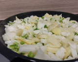 Foto del paso 2 de la receta: Tortilla de patatas, pimiento y calabacín
