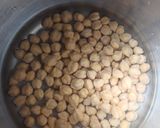A picture of step 1 of Kadale Manoli Sukka.