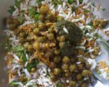 A picture of step 1 of Kolkata style Jhal Muri.
