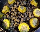 Foto del paso 3 de la receta: Guiso de cerdo, garbanzos y porotos negros