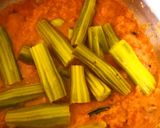 A picture of step 3 of Drumstick in coconut gravy.
