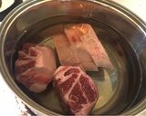 Hình bước làm 1 của món Chân heo kho nước tương