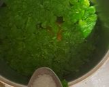 Foto langkah ke 3 dari resep Sayur Bening Daun Kelor.