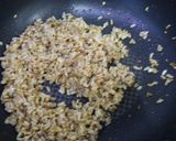 รูปขั้นตอนการทำที่ 3 ของ ข้าวผัดกระเทียม (Ninniku Yakimeshi)