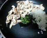 Foto del paso 4 de la receta Tortilla de huevos, bacalao y champiñones