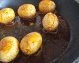 अंडा करी मसाला (anda curry masala recipe in marathi) रेसिपी स्टेप 3 फोटो 