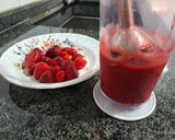صورة لخطوة 3 من وصفة عصير كوكتيل طبقات