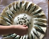 Foto del passaggio 5 della ricetta Sfoglia girasole ricotta e spinaci