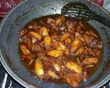 Foto langkah ke 5 dari resep semur daging lada hitam.