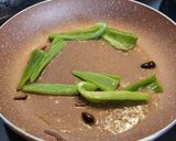 Foto del paso 3 de la receta: Tintorera en salsa con almejas y langostinos