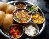 A picture of step 4 of Spicy sprouted misal pav.