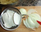 Foto del paso 2 de la receta Sartencillas de patatas, huevos, chorizo y pimientos al horno
