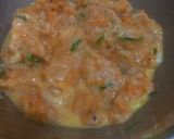Foto langkah ke 3 dari resep Bekal Sekolah Simpel dan Sehat (hekeng ayam, tumis tauge wortel tahu).