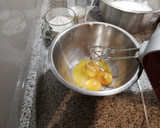 Foto del paso 2 de la receta: Bizcocho de leche con pepitas de chocolate