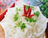 Hình bước làm 3 của món Bún thịt nướng xiên que