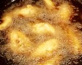 รูปขั้นตอนการทำที่ 2 ของ ปีกไก่บนทอดราดซอสสามรส