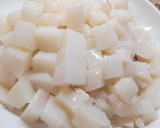 Foto del paso 4 de la receta: Alubias blancas con sepia y langostinos
