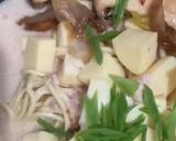 Foto langkah ke 6 dari resep Miso Cream Ramen with Shimeji and King Oyster Mushroom.