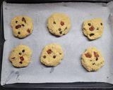 Foto del paso 4 de la receta: Galletitas con frutilla deshidratada