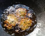 Foto langkah ke 3 dari resep Bakwan Jagung Seledri.