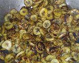 कच्चे केले की भुजिया (kacche kele ki bhujiya recipe in Hindi) रेसिपी चरण 3 फोटो