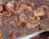 Foto del paso 4 de la receta: Huevitos en salsa de chile ancho y epazote