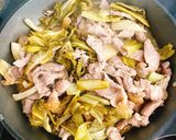 Hình bước làm 4 của món Thịt Heo Rừng Xào Cải Chua Ớt Chuông